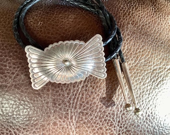 Bolo Tie nativo americano hecho a mano plata esterlina antiguo