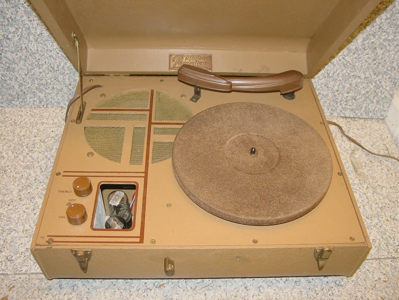USA Rare Antique Magnavox Model playfellow Tube Record Player Turntable Phonograph 45 rpm