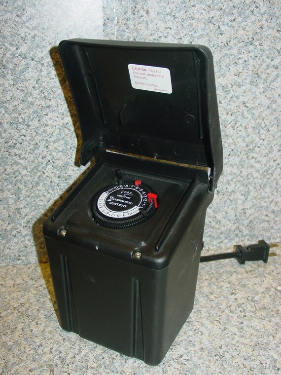 Malibu Intermatic 121 Watt Transformer Low Voltage Power Pack Image 0