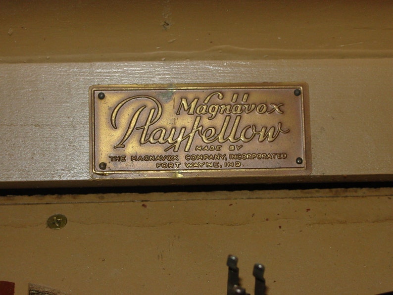 USA Rare Antique Magnavox Model playfellow Tube Record Player Turntable Phonograph 45 rpm