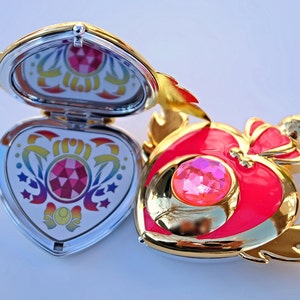 Sailor Moon Super S Crises Heart Compact Mirror Brooch Locket Cosplay Prop image 3