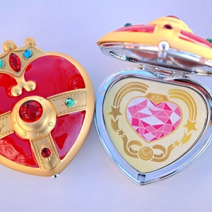 Sailor Moon S Cosmic Heart Compact Mirror Brooch Locket Cosplay PROP