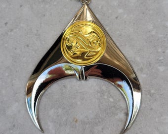 Collar de laberinto cromado con medallón del Rey Goblin de Jareth, accesorio de cosplay de metal