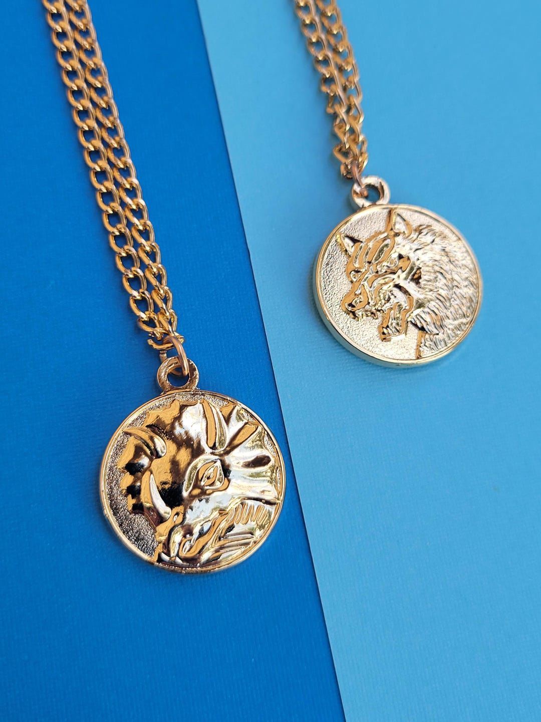 アクセサリー ORNAMENT COIN CHAIN CTHY Blue Power Coin Necklace Double-sided Gold Legacy Ranger
