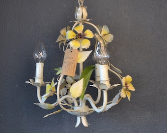 Beautiful Chandelier with big yellow flowers (18102)