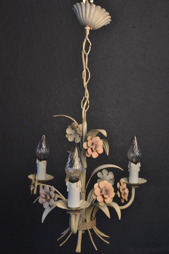 Beautiful Tole Flower Chandelier with Charming Pink Flowers (2022111)