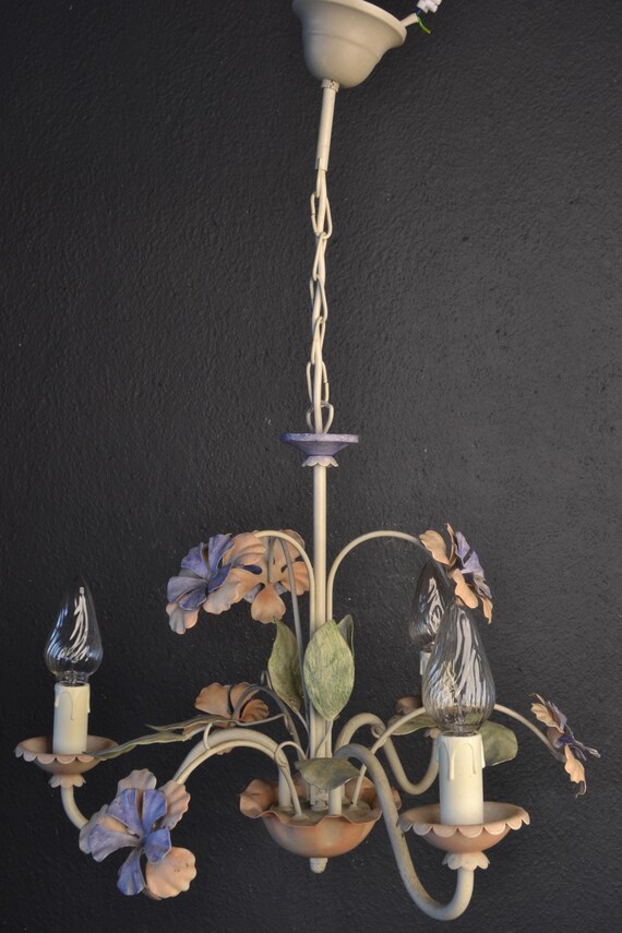 Beautiful Tole Flower Chandelier with Charming Flowers (2022110)