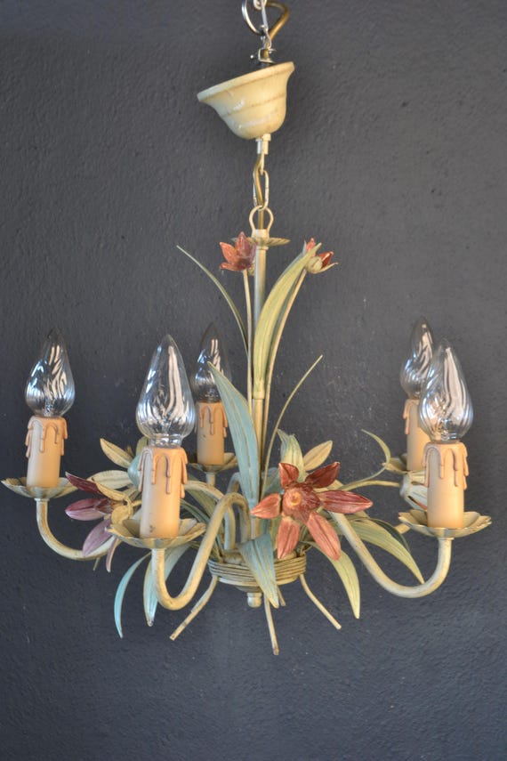 Beautiful Tole Flower Chandelier (2022113)