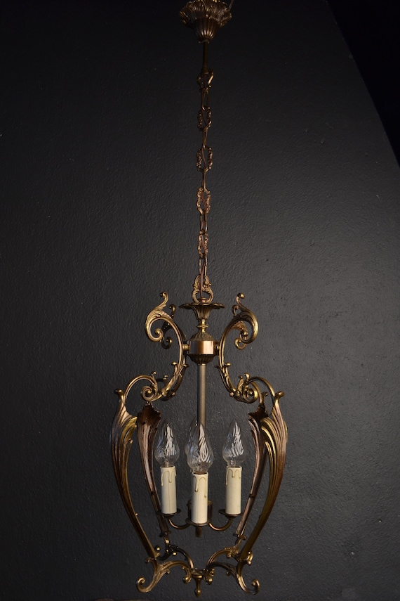 Beautiful Lantern Chandelier with Stunning Metalwork (2022034)