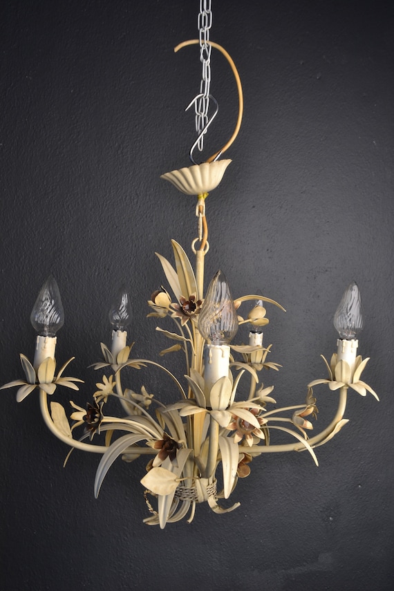 Beautiful Tole Flower Chandelier (2022077)