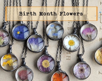 Födelseblomshalsband – Äkta pressade blommor i glas – Personligt smycke med födelsemånad som present till mamma eller dotter