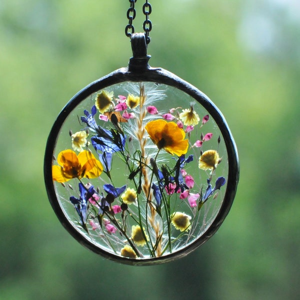 Bijoux de terrarium, collier botanique, bijoux de fleurs, collier de fleurs pressées, bijoux en vitrail, MARIAELA, pendentif de prairie