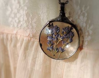 Collier terrarium, collier lavande, fleurs violettes, herbes, collier sphère, pendentif en verre, lavande véritable, collier boho