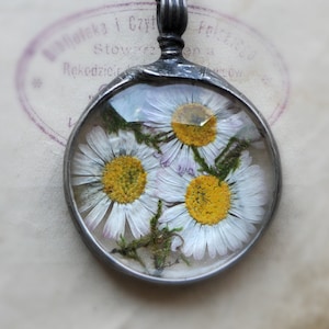 real daisy necklace, terrarium jewelry, fairytale gifts, bridesmaid gifts, my bridesmaid, bridesmaid proposal image 1