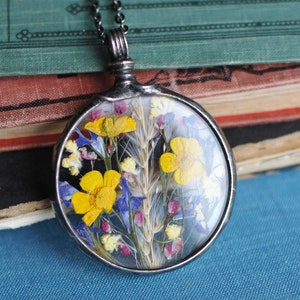 Terrarium Jewelry, Botanical Necklace, Flower Jewelry, Pressed Flower Necklace, Stained Glass Jewelry, MARIAELA, meadow pendant image 6