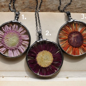 Gerbera, Gerberas Necklace, Terrarium Jewelry, Botanical Necklace, Flower Jewelry, Pressed Flower Necklace, Real Gerberas