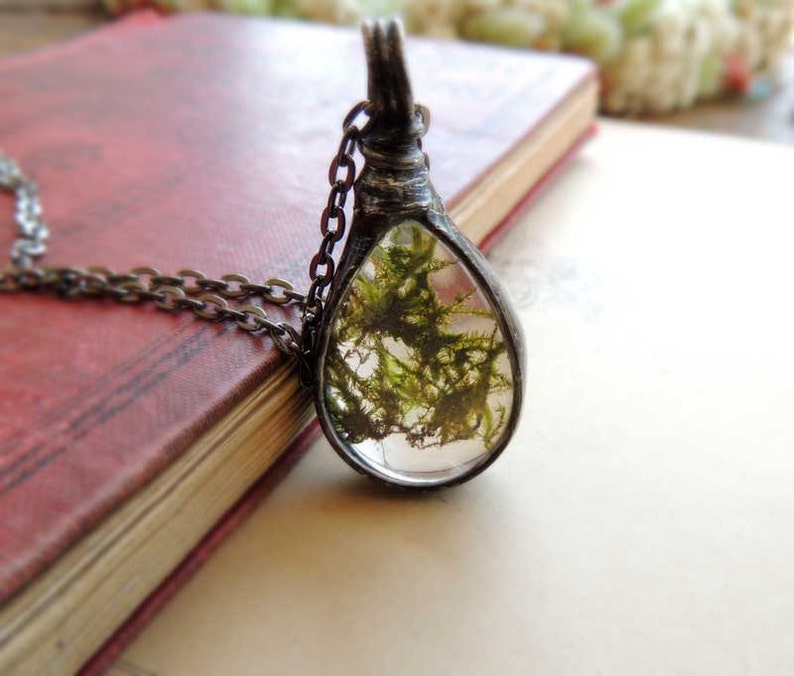 Real moss necklace, pressed moss necklace, pressed flower frame jewelry, woodland jewelry, Cottagecore image 1