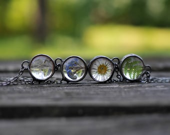 Botanical Terrarium Choker Necklace: Dried Flower Eco-Friendly Jewelry