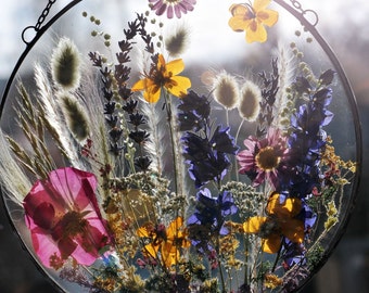 Pressed Flower Art: Botanical Glass Floating Frame Decor