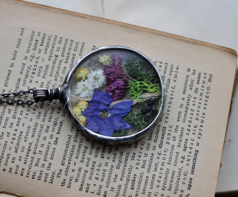 Terrarium Jewelry, Botanical Necklace, Flower Jewelry, Pressed Flower Necklace, Stained Glass Jewelry, MARIAELA image 3