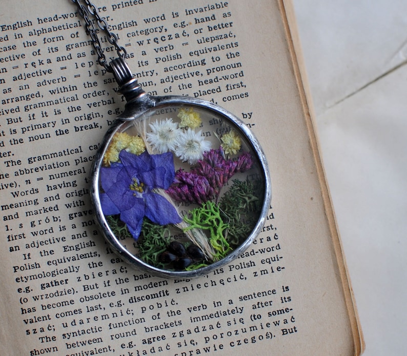 Terrarium Jewelry, Botanical Necklace, Flower Jewelry, Pressed Flower Necklace, Stained Glass Jewelry, MARIAELA image 2