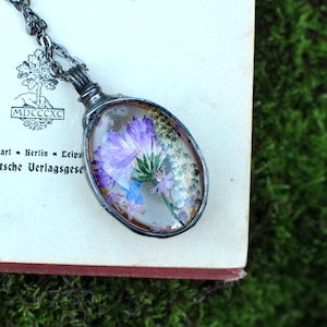 Terrarium Jewelry with Pressed Flowers, Terrarium Necklace, Chrysanthemum, Mini Garden, Mini Meadow, Herbarium Pendant, Pressed Flower