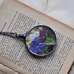 Terrarium Jewelry, Botanical Necklace, Flower Jewelry, Pressed Flower Necklace, Stained Glass Jewelry, MARIAELA image 4