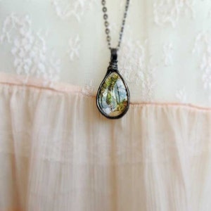 Real moss necklace, pressed moss necklace, pressed flower frame jewelry, woodland jewelry, Cottagecore image 3