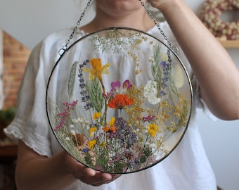 Botanical Art, Real meadow, Circle Pressed Flowers, Large Pressed Flower, Pressed Flower Art, Floating Frame, Pressed Flower Glass