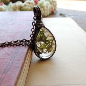 Real moss necklace, pressed moss necklace, pressed flower frame jewelry, woodland jewelry, Cottagecore image 2