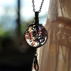 geperste bloem, ID-kaarthouder, ID-ketting, sleutelkoord, sleutelkoordketting, cadeau leraar, sleutelkoord voor vrouwen, sleutelkoord voor sleutels, heide, lavendel