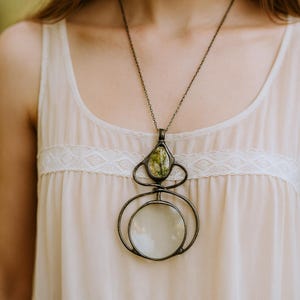 loupe necklace, loupe pendant, gift for her, magnifier necklace, moss necklace, terrarium necklace, steampunk necklace