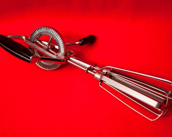 New Old Stock 70's Hand Beater Vintage Hand Mixer Hand Crank Egg Beater