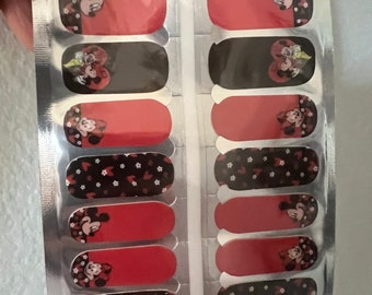 Mickey and Minnie Nail Polish Strips: Easy Manicure