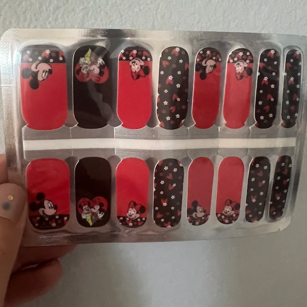 Mickey and Minnie / Nail Stickers / Nail Strips / Nail Polish Strips