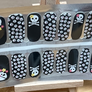 Pirate Skulls Nail Wraps / Nail Stickers / Nail Strips / Nail Polish Strips