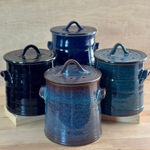 Handmade Pottery Compost Bin with Lid: Kitchen Counter Composter