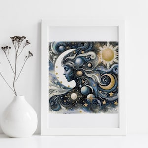 Könnte beinhalten: Ein Aquarellbild eines Frauenkopfes mit wallendem Haar, umgeben von Sternen, Planeten und einem Halbmond. Der Hintergrund ist dunkelblau mit goldenen Akzenten.