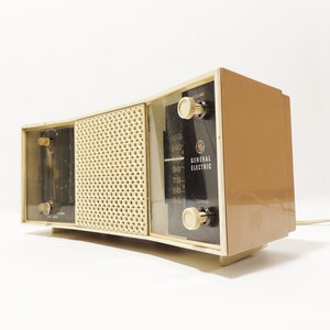 MCM Era General Electric Space Age Radio