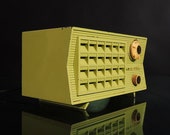 Vintage Mid-Century Modern Space Age Green Rustic Radio