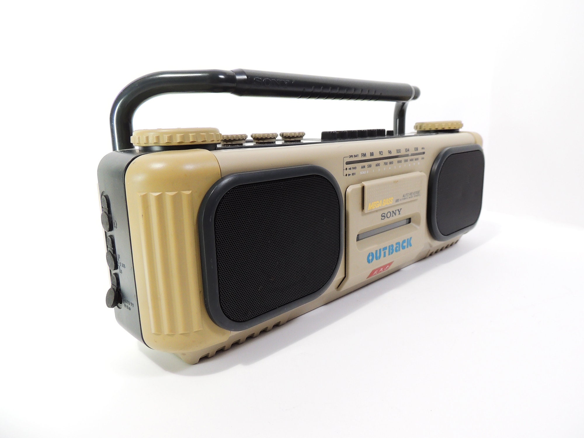 SONY OUTBACK CFS-D960 AM/FM RADIO CASSETTE TAPE PLAYER W