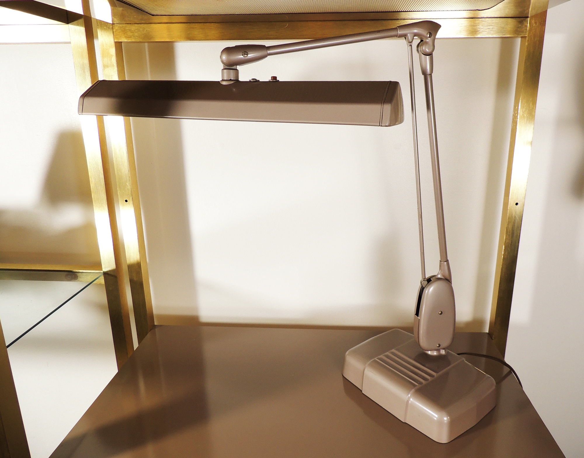 Vintage dazor desk sale lamp