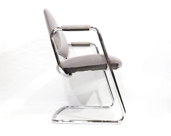 Postmoderne STEELCASE conferentiestoel met chroomgrijze bekleding