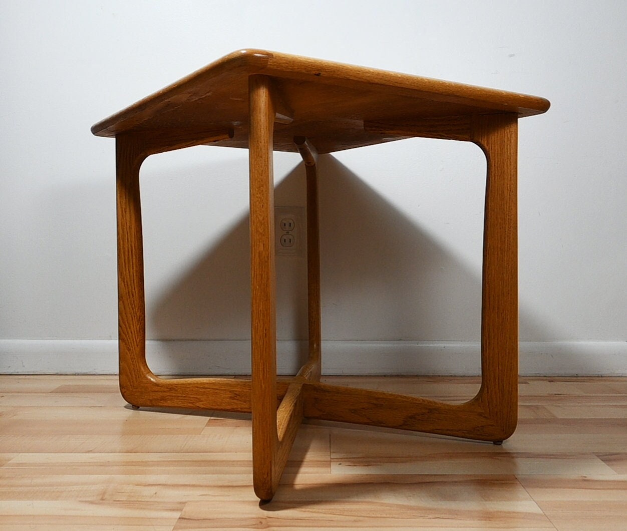 Vintage Mid Century Modern LANE Altavista Walnut Finish Side End