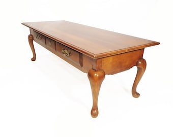 Mesa de centro/té Thomasville vintage con cajón grande, diseño provenzal francés.