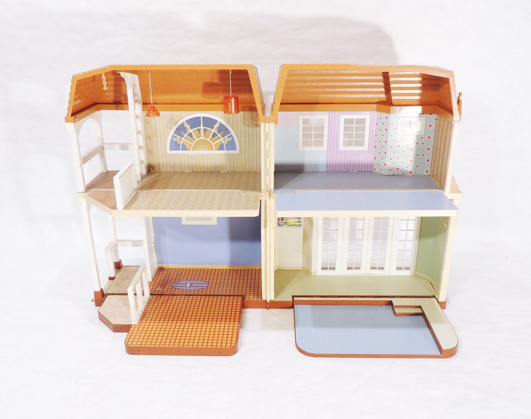 Casa de muñecas de playa plegable Disney Hannah Montana Malibu