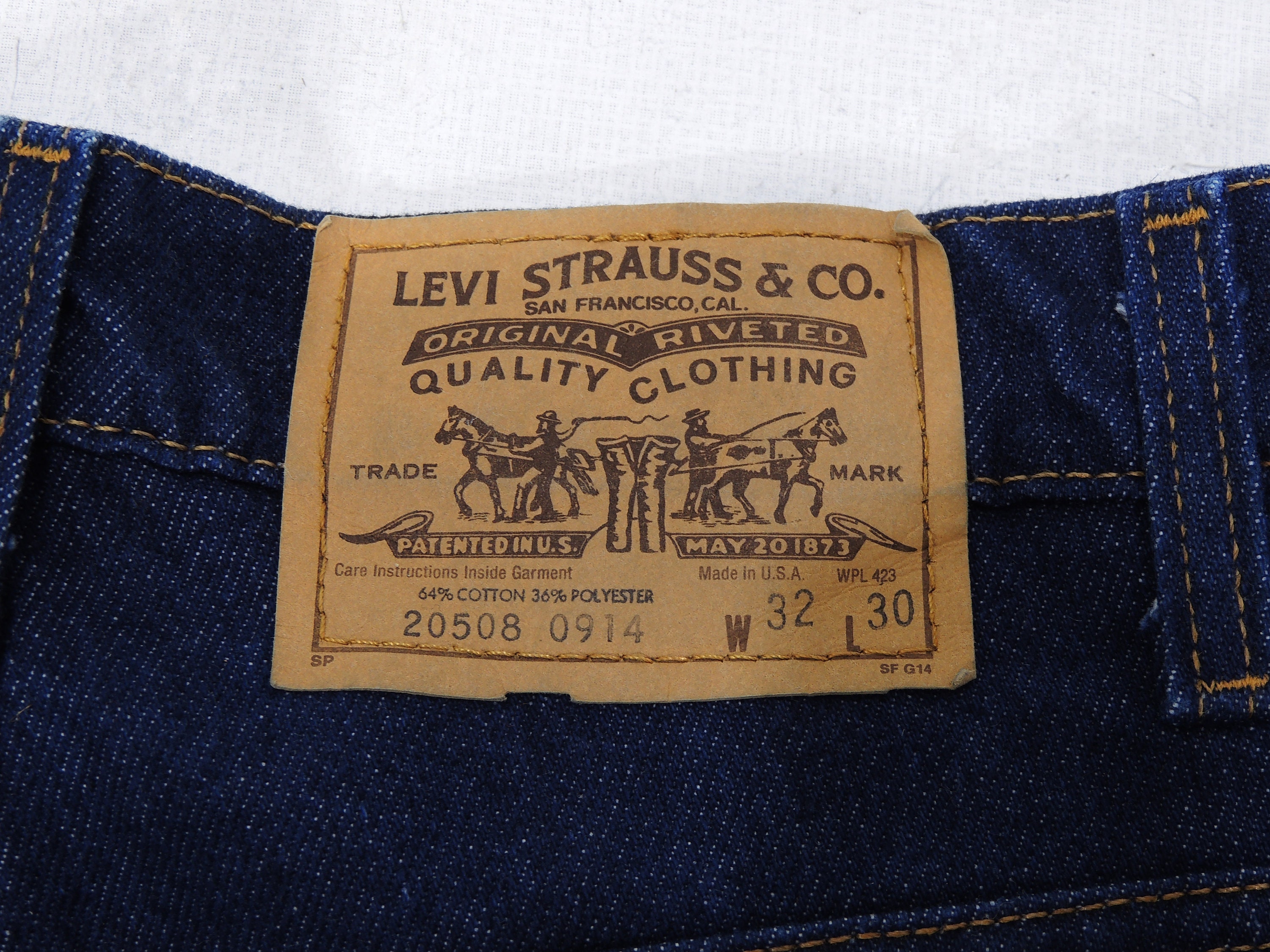 Vintage Levis 20508-0914 Jeans Dark Blue American Made in San