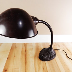 Faries Vintage Antique Gooseneck Cast Iron Base Table Lamp Deco Era