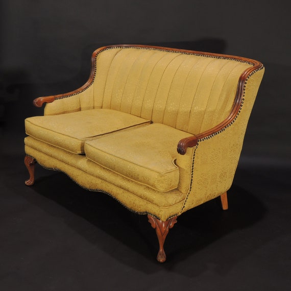 Vintage French Style Yellow gold Cabriole Wood Lounge Sofa