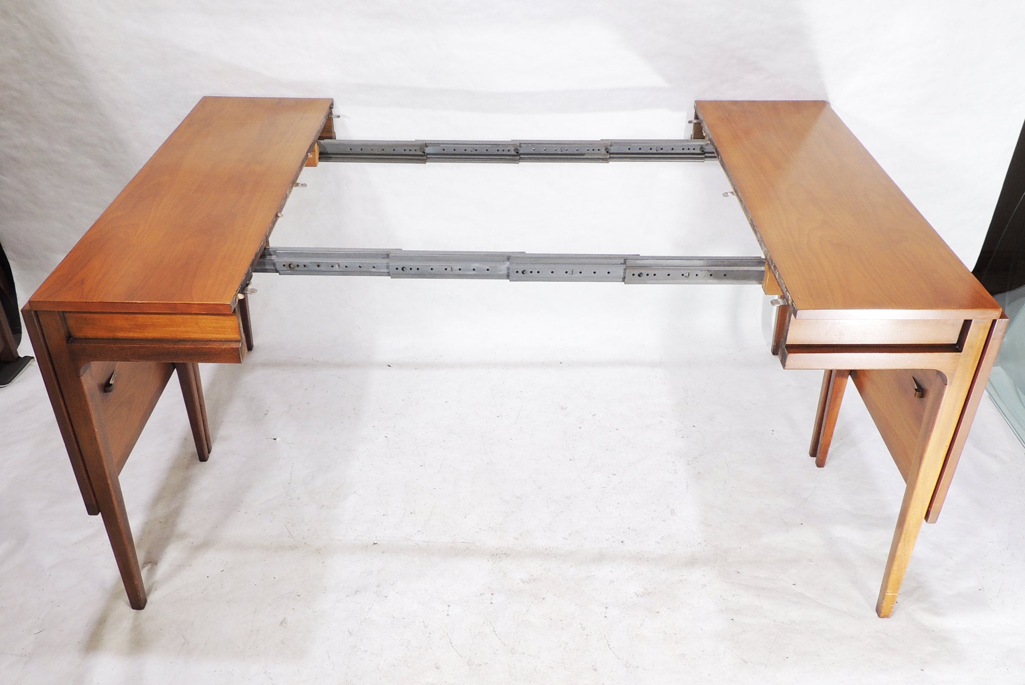 MCM Era Drexel Counterpoint Extendable Three Leaf Wood Dining